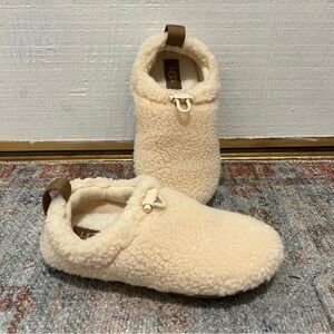 UGG Tan Fleece slippers